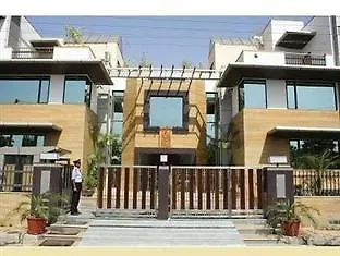 Hotel F66 Γκουργκάον